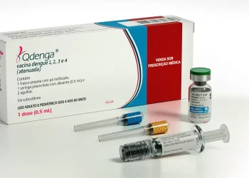 Vacina contra dengue: entenda por que idosos precisam de receita