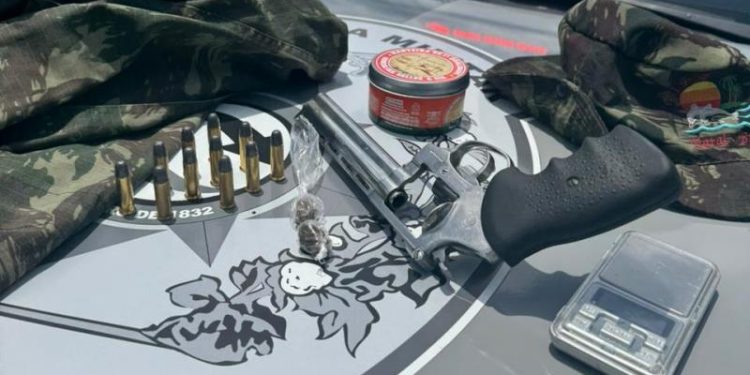 Acusado que saiu há três meses do presídio é preso novamente com arma de fogo na Capital