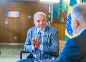 Lula: “Tenho um compromisso de fazer este país voltar a crescer economicamente”