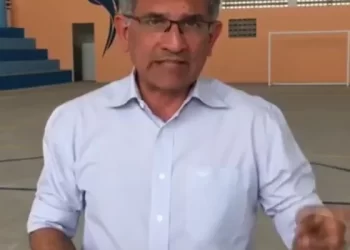 Justiça pune prefeito de Araruna por uso ilegal das redes oficiais da prefeitura para fins eleitoreiros