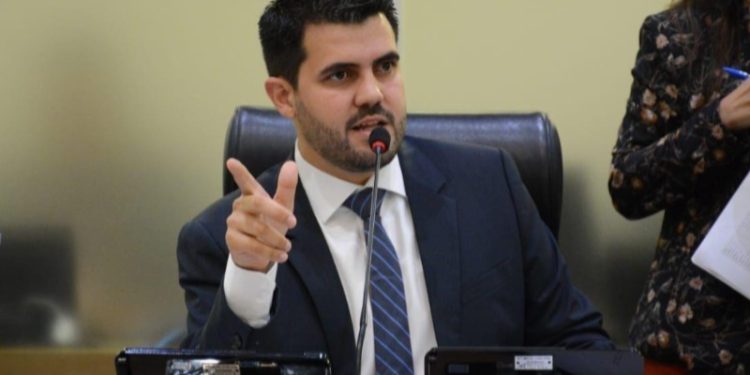 Wilson Filho protocola PL que determina instalação de detector de metais em shoppings e estádios