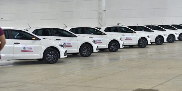 Governo da Paraíba entrega carros e equipamentos de informática para agilizar prestação de serviços de assistência social