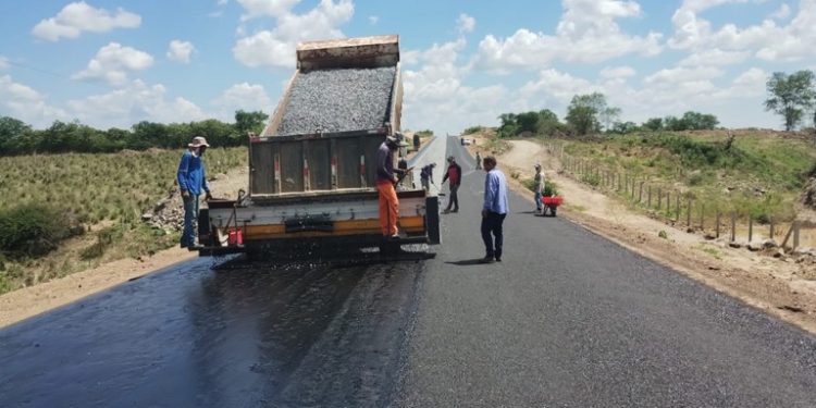 Governo da Paraíba acelera mais uma grande rodovia no Sertão no valor de 45 milhões