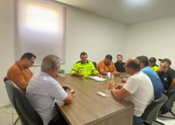 Reunião entre prefeito de Patos e agentes de trânsito garante avanços e melhorias para a categoria
