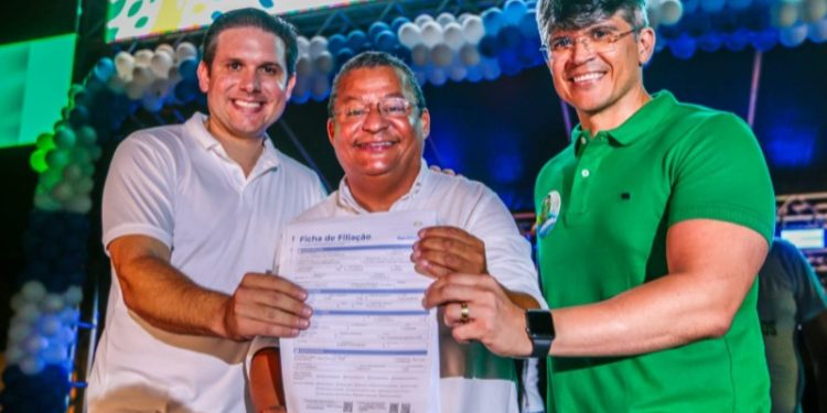 Republicanos filia Nilvan Ferreira e lideranças em evento partidário na cidade de Santa Rita