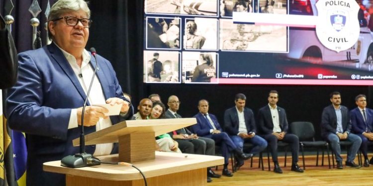 João Azevêdo participa de aula inaugural da segunda turma de aprovados no concurso da Polícia Civil e destaca investimentos na Segurança