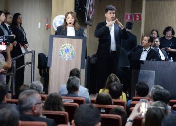 Desembargadora Agamenilde Dias toma posse solenemente na presidência do TRE-PB