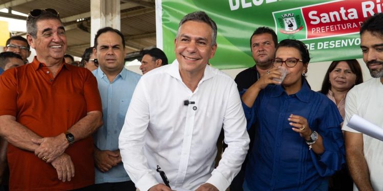 Emerson Panta assina mais três ordens de serviço em Santa Rita