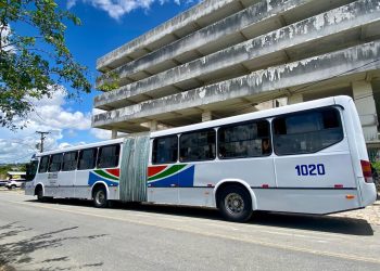 Prefeitura disponibiliza ônibus articulado para garantir mais comodidade e conforto para estudantes da UFCG e UEPB
