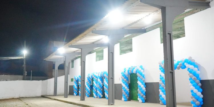 Prefeitura de Campina Grande entrega requalificação do Fabricão, em noite de festa para a população da Zona Leste