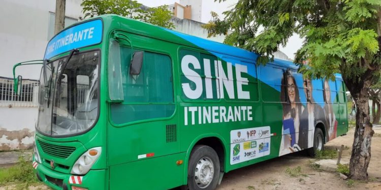 Semana de inauguração do Sine Itinerante registra 230 oportunidades de emprego cadastradas pelas empresas de Campina Grande