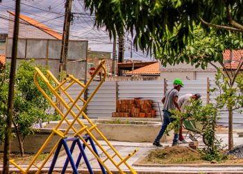 Praça do bairro Palmeira Imperial passa por serviços de acabamento e entrega está prevista para abril