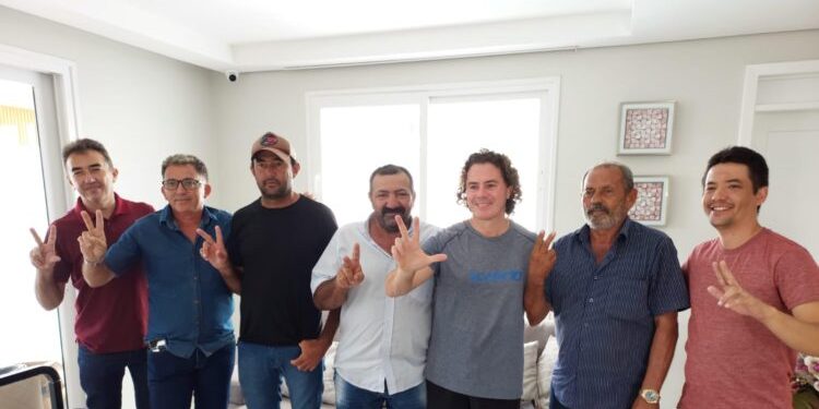 Veneziano confirma apoio a pré-candidatura de Chico Mariano na disputa pela Prefeitura de São Sebastião do Umbuzeiro