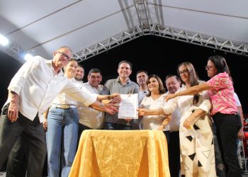 Prefeita de Mamanguape assina Ordem de Serviço para início do asfaltamento da Avenida Senador Ruy Carneiro