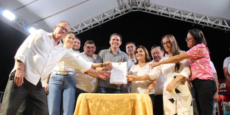 Prefeita de Mamanguape assina Ordem de Serviço para início do asfaltamento da Avenida Senador Ruy Carneiro