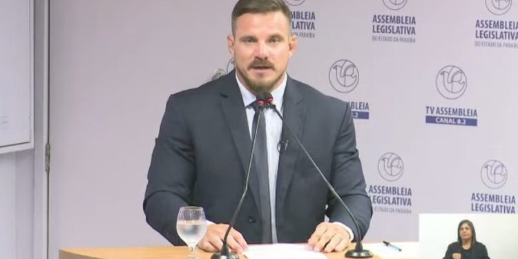 Câmara de João Pessoa concede licença e vereador assume na ALPB