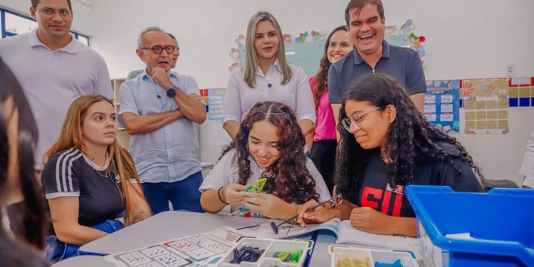 Prefeito de João Pessoa apresenta obras e equipamentos a parlamentares de Pernambuco, que classificam gestão como referência para o Brasil