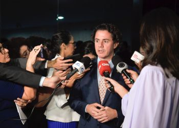Senado atende requerimento de Veneziano e fará sessão nesta terça sobre retomada da concessão de benefícios para o setor de eventos