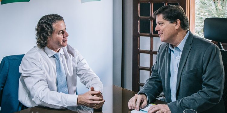 Presidente Nacional do MDB confirma vinda à Paraíba e parabeniza Veneziano por crescimento da legenda: “Deve-se à sua credibilidade e liderança”