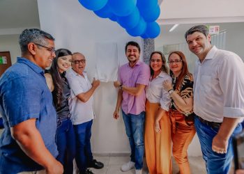 Cícero Lucena entrega novo prédio do Caps AD David Capistrano Filho