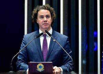 Ao homenagear e elencar conquistas das mulheres, Veneziano alerta para crescimento de feminicídios na Paraíba
