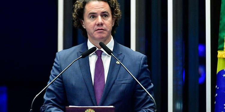 Ao homenagear e elencar conquistas das mulheres, Veneziano alerta para crescimento de feminicídios na Paraíba