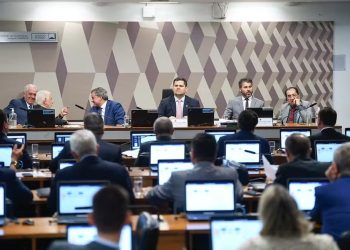 CCJ do Senado aprova PEC que criminaliza posse de qualquer quantidade de droga