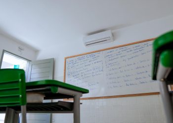Mais de 400 salas já foram climatizadas nas escolas de creches de Campina Grande