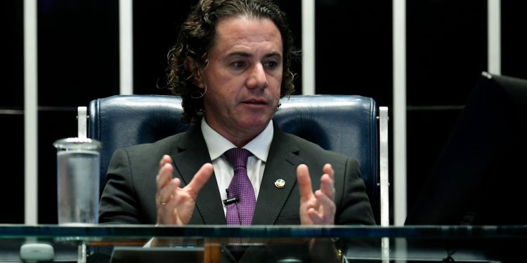 Presidente da Frente Parlamentar de Recursos Naturais e Energia, Veneziano será relator do Projeto do combustível do futuro