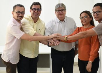 Candidatos à reeleição, prefeitos de Tavares e São Domingos se filiam ao PSB