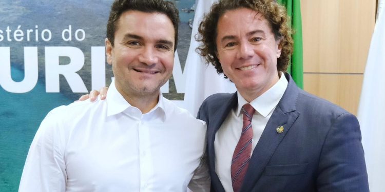 Veneziano e Ministro do Turismo inspecionam Centro de Convenções de Campina Grande nesta sexta