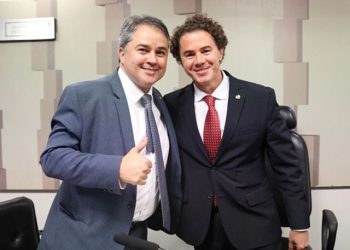 Senadores Veneziano e Efraim acompanham Ministro do Turismo na viagem à Paraíba