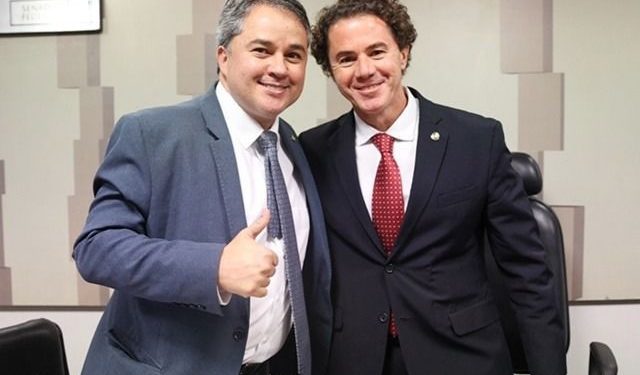 Senadores Veneziano e Efraim acompanham Ministro do Turismo na viagem à Paraíba