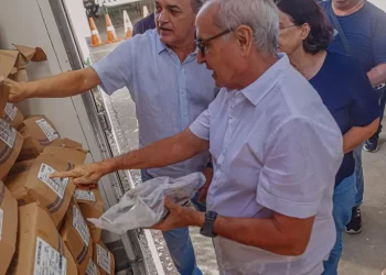 Cícero Lucena inicia a distribuição de peixes que vai beneficiar 35 mil famílias da Capital