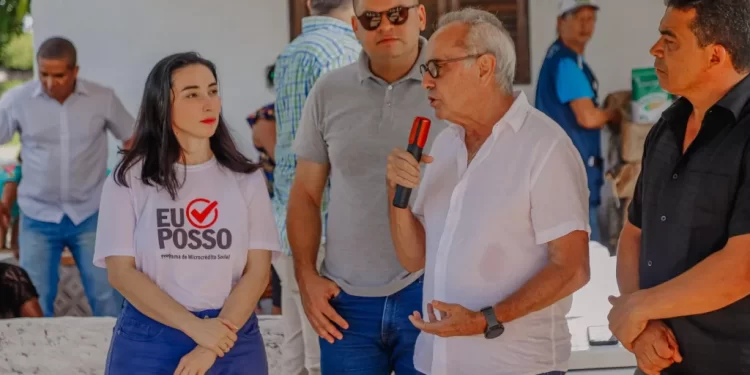 Prefeito entrega uma tonelada de sementes de milho a produtores da região de Gramame