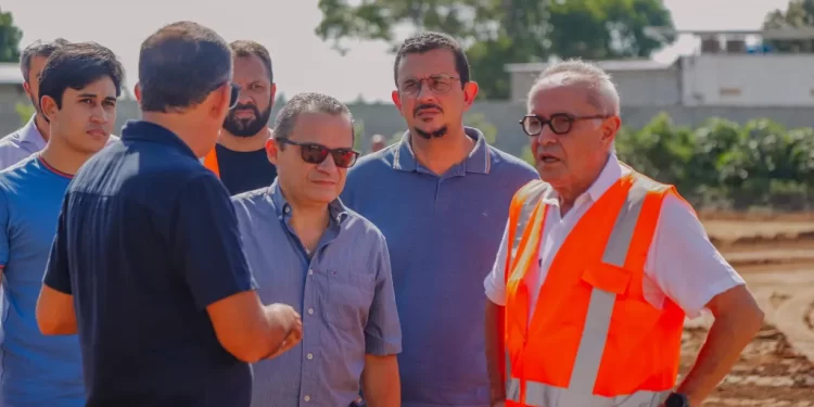 Cícero Lucena inspeciona obras da Orla Sul e projeta conclusão da primeira etapa para o mês de junho