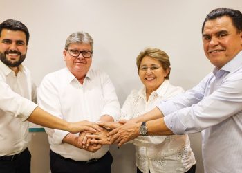 Candidata à reeleição, prefeita de Uiraúna deixa MDB e se filia ao PSB
