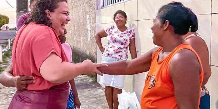 Prefeitura de Bayeux entrega 10 mil quilos de peixe com arroz e coco à população, nesta quinta