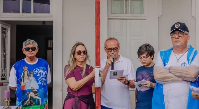 Prefeito faz percurso da Via Sacra e destaca sentimento de renovação da fé e devoção na Sexta-feira da Paixão