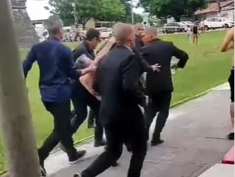 Policiais militares salvam idoso de ataque de abelhas em Cabedelo