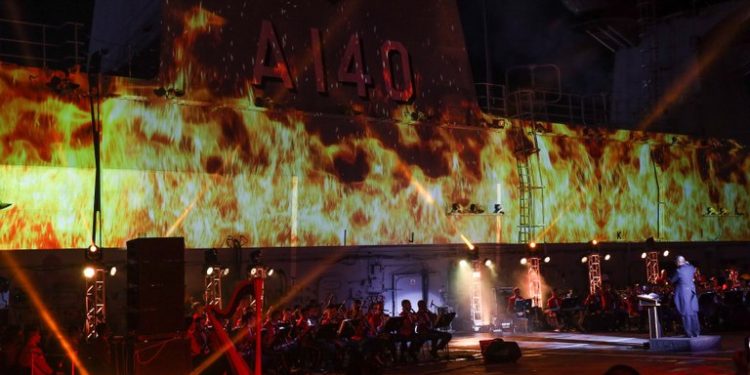 João Azevêdo visita navio Atlântico e destaca investimentos no Porto de Cabedelo