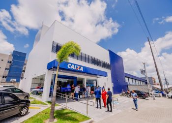 Cícero Lucena celebra nova agência da Caixa Econômica Federal no Valentina