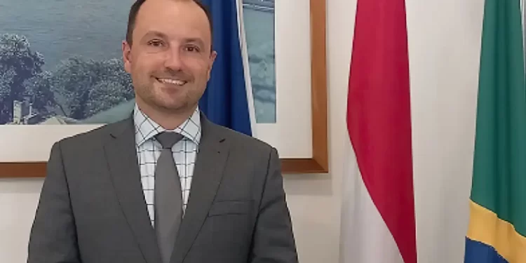 Embaixador húngaro é chamado ao Itamaraty para falar sobre Bolsonaro