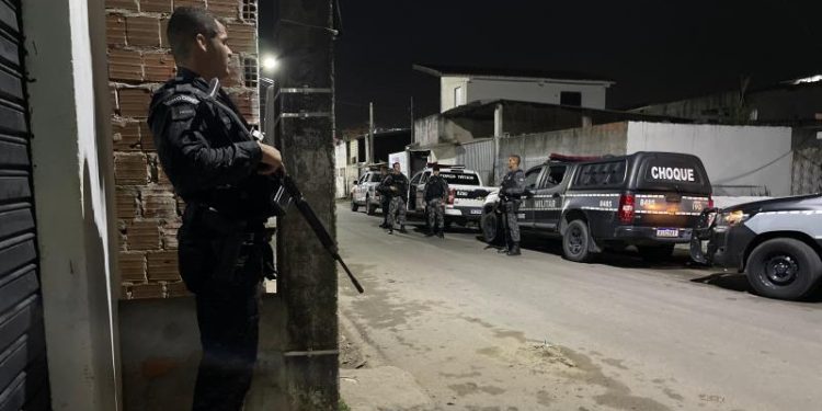 Flagrado em bar, apenado de Alagoas quebra regime penal e é capturado em João Pessoa