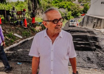 Prefeito fiscaliza obras de ligação asfáltica dos bairros Água Fria e Bancários que serão concluídas nesta quinta-feira