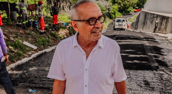 Prefeito fiscaliza obras de ligação asfáltica dos bairros Água Fria e Bancários que serão concluídas nesta quinta-feira