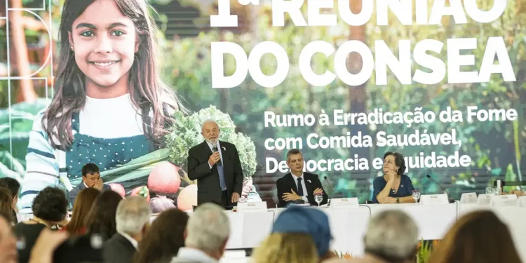 Lula regulamenta iniciativas para melhorar o acesso à alimentação