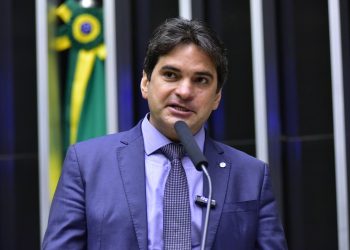 Aprovado projeto de Murilo Galdino que leva a Operação Carro-Pipa para áreas urbanas e escolas do Semiárido