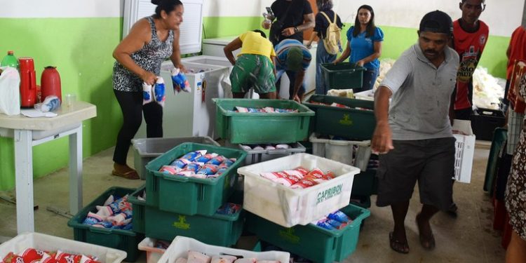 Governo da Paraíba distribui 24 toneladas de alimentos para famílias de João Pessoa e Santa Rita