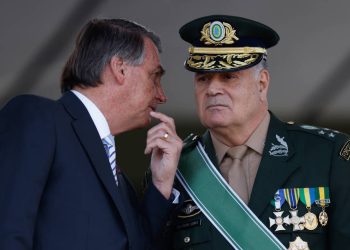 Ex-comandante do Exército ameaçou prender Bolsonaro caso ex-presidente seguisse com tentativa de golpe
